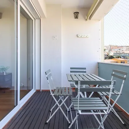 Lägenhet Olivais Balcony By Homing