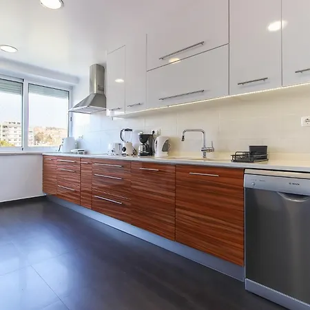 Апартаменты Olivais Balcony By Homing