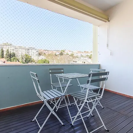 Апартаменты Olivais Balcony By Homing *